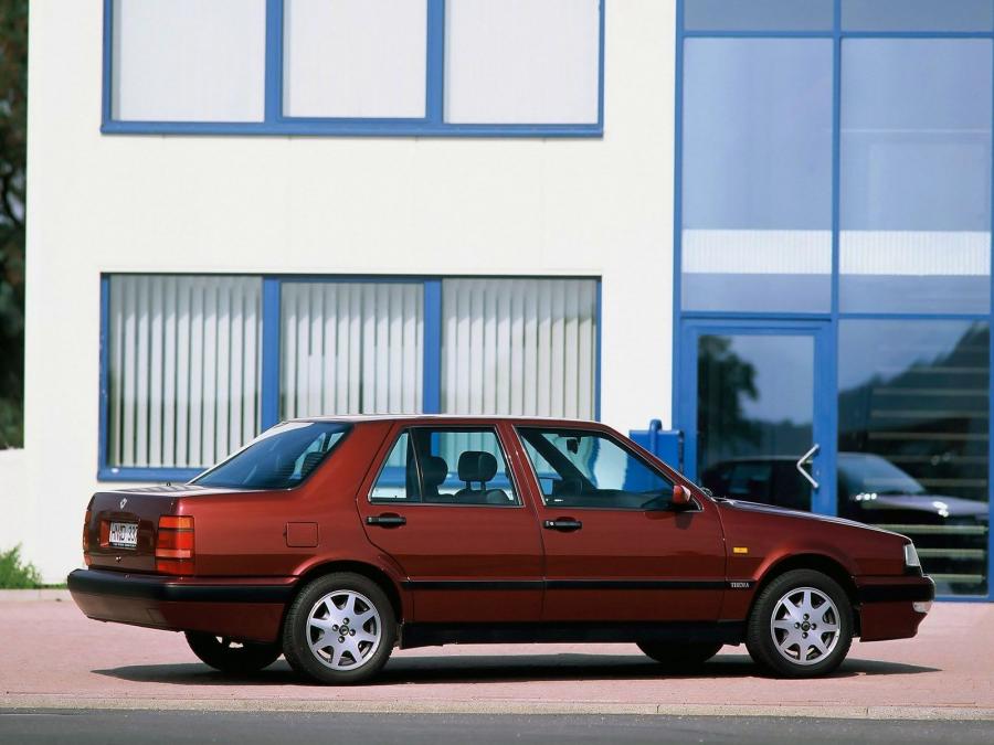  Lancia Thema Turbo 16V 1992 года  (фото 2 из 9)
